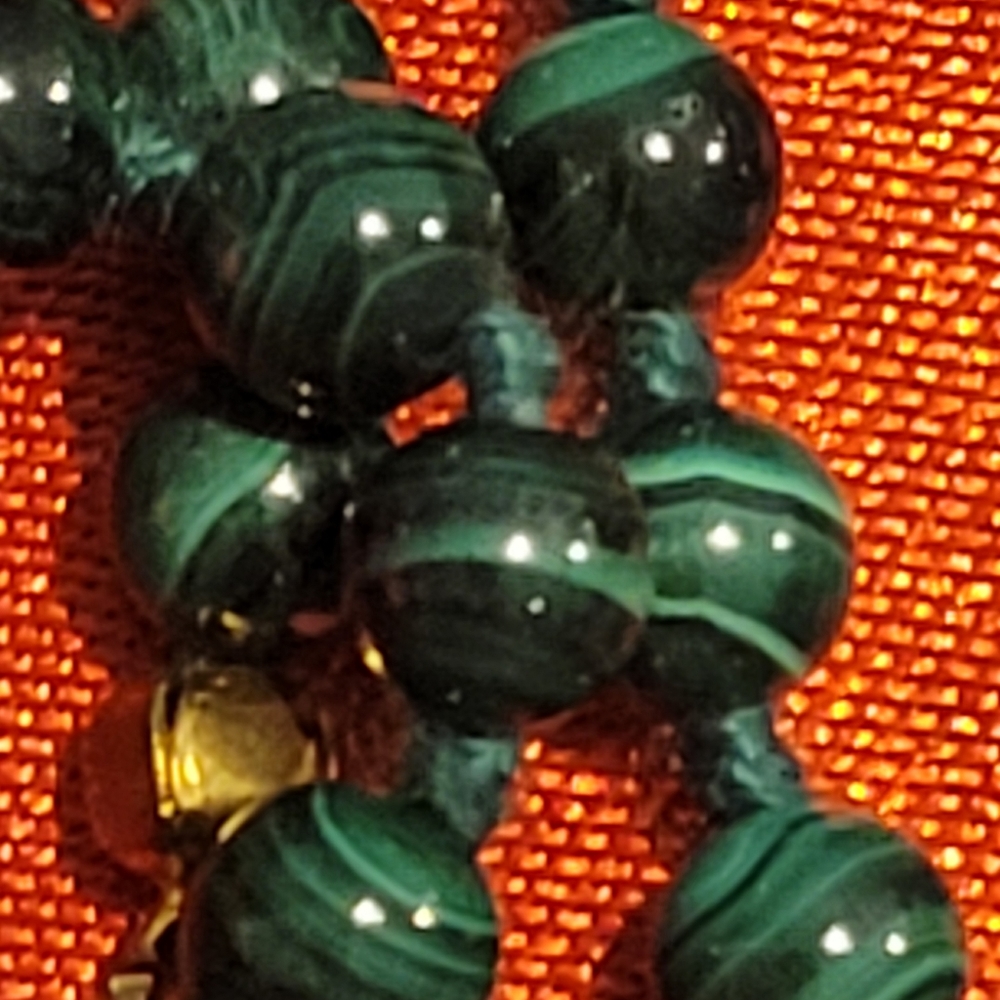 MALACHITE SMALL BEADED 16 INCHES LONG NECKLACE